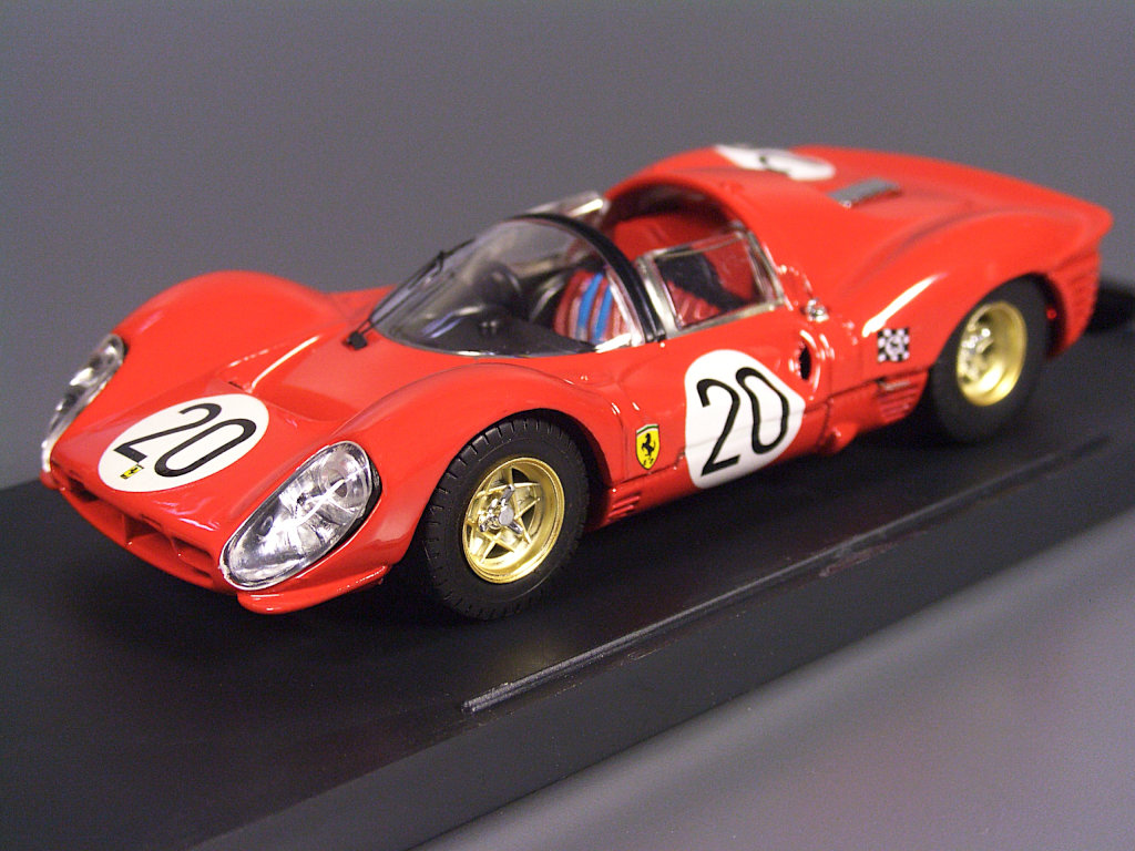 Ferrari 330 P4 (Chris Amon/Nino Vaccarellla) 1967