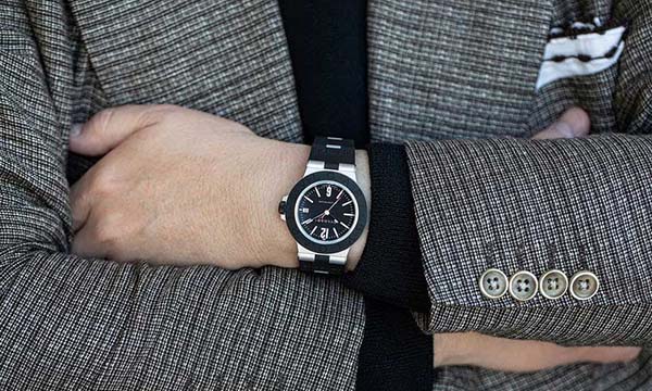 時計連載】「HODINKEE Japan」関口編集長が、軽量モデルの魅力を語る