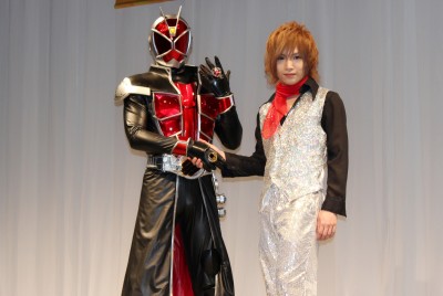 ゴールデンボンバー・鬼龍院翔がソロで仮面ライダーウィザード主題歌！【歌詞】