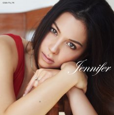ハワイ出身ジェニファー、情熱的な歌謡曲でデビュー